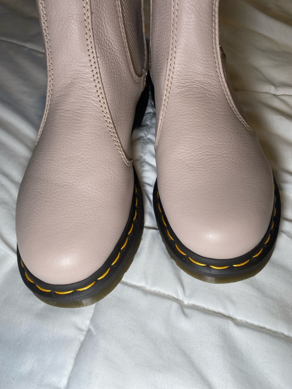 NWT Dr. Martens Women’s Chelsea Ankle Boots in off white-cream color - Picture 5 of 8
